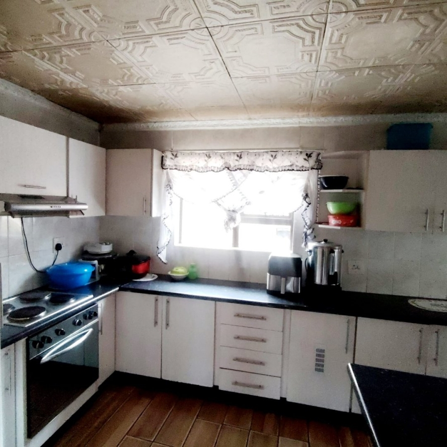 6 Bedroom Property for Sale in Mdantsane Nu 17 Eastern Cape